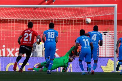 Oblak, superado en el penalti por el lanzamiento de Muriqi.