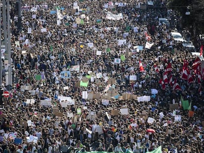 Imagen de la protesta contra el cambio climático este viernes en Roma (Italia).