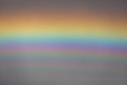 Un arcoíris de múltiples capas aporta más color si cabe a una tarde primaveral.