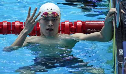 Sun Yang celebra su cuarto título mundial consecutivo en 400 libre.