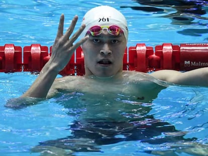 Sun Yang celebra su cuarto título mundial consecutivo en 400 libre.