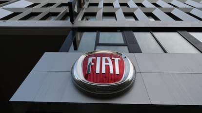 Logotipo de Fiat.