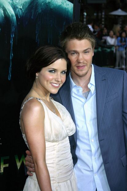 Chad Michael Murray y Sophia Bush se conocieron en el set de rodaje de la serie 'One tree hill' en 2002 y se casaron en 2005. Cinco meses después, la pareja se divorció en medio de los rumores que apuntaban a que él le había sido infiel a ella con Paris Hilton. Tuvieron que seguir trabajando juntos por otra media década. "Fuimos dos niños estúpidos", reconoció ella en 2014.