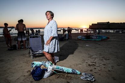 Ana María Baizán, en la playa de La Caleta en Cádiz. 