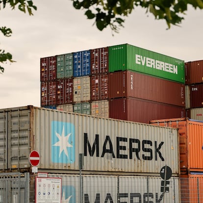 Frankfurt am Main (Germany), 14/07/2025.- Transshipment containers at a station in Frankfurt am Main, Germany, 14 July 2025. US President Trump announced plans for the United States to impose a 30 percent import duty on products from the European Union (EU) from 01 August 2025. (Alemania, Estados Unidos) EFE/EPA/RONALD WITTEK