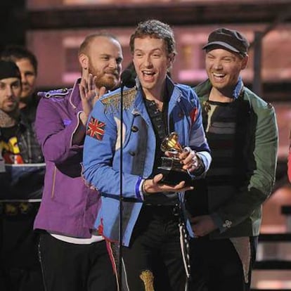 El grupo británico Coldplay, en la gala de entrega de los Premios Grammy, ayer en Los Ángeles.