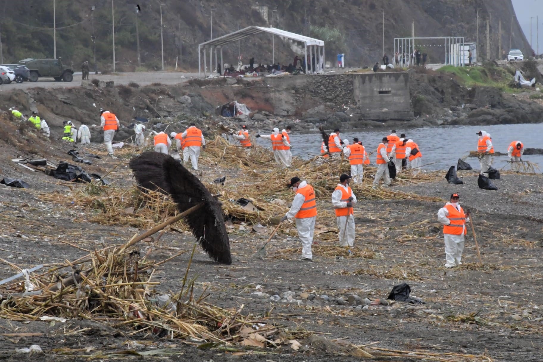 Última hora de la entrada de inmigrantes a Ceuta, en directo | Infancia confía en trasladar a las niñas “en pocas semanas” pero admite que no ha enviado aún una propuesta concreta a Ceuta
