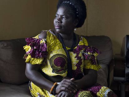 La periodista Mae Azango fotografiada en Monrovia.