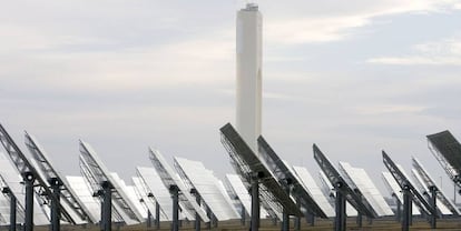 Vista de una de las plantas termosolares de Abengoa.