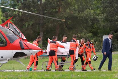 Health staff will transfer Slovak Prime Minister Robert Fico to a hospital in Banská Bystrica this Wednesday.