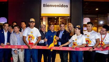Arcos Dorados inaugura restaurante McDonald’s 100 de Chile