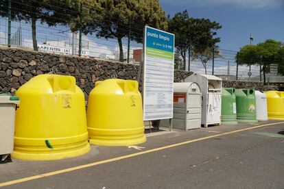 Contenedores de reciclaje en Tenerife.