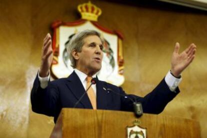 El secretario de Estado de EE UU, John Kerry, en su rueda de prensa este domingo en Am&aacute;n.  