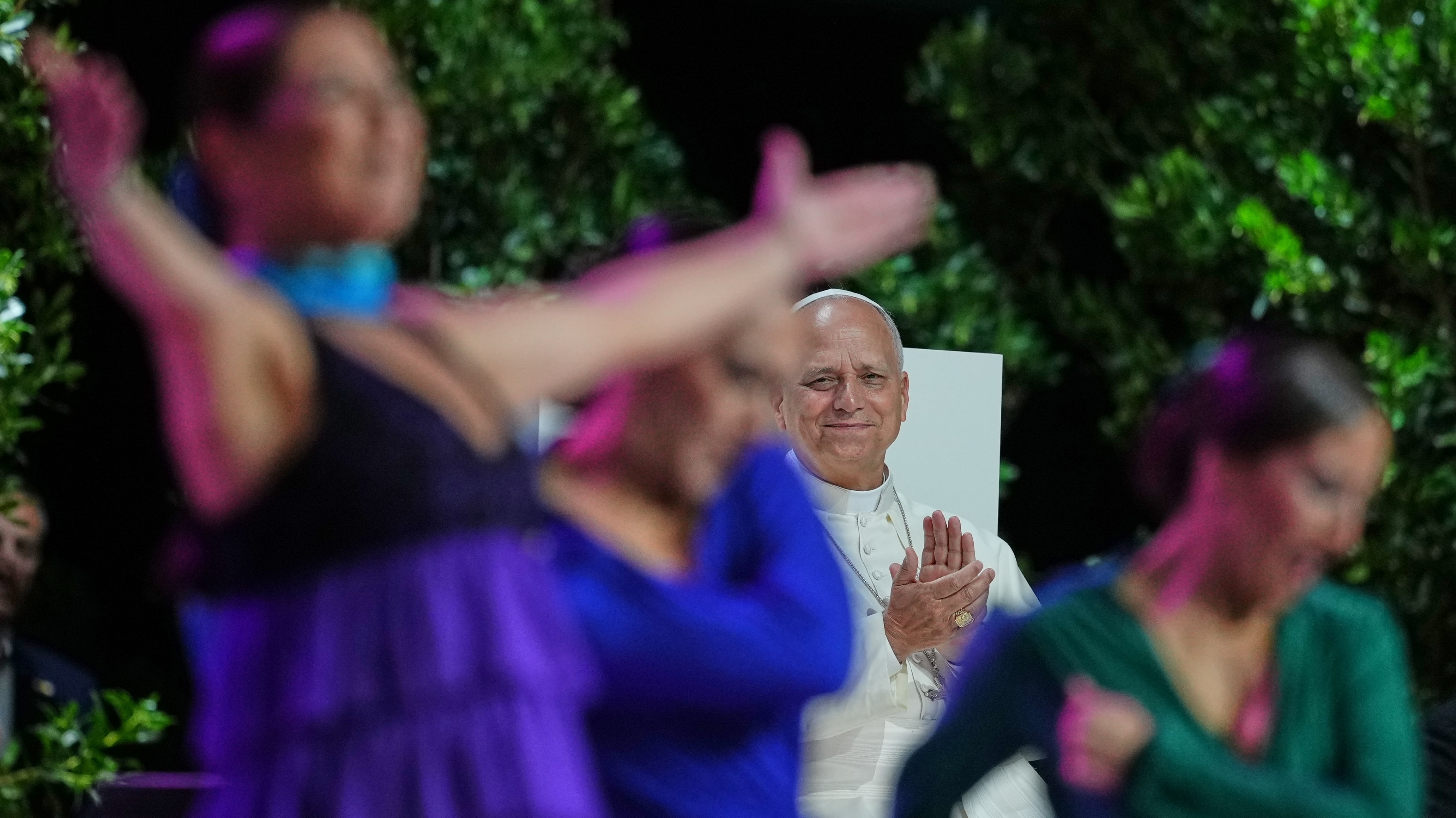 Visita del papa León XIV, en directo | El Papa llama a “entramar una sociedad renovada donde la cultura custodie la memoria y favorezca el diálogo”