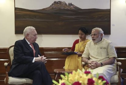 García-Margallo, durante la reunión que ha mantenido con el primer ministro indio, Narendra Modi, hoy en Nueva Delhi.
