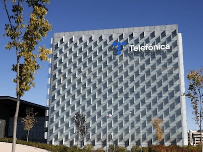 Telefónica propone una subida salarial del 5% a los empleados de Telyco, filial de tiendas