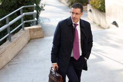 El empresario Alberto Luce?o llega a la Audiencia Provincial de Madrid para sentarse desde este martes en el banquillo junto a Luis Medina, tras ser acusados de estafar al Ayuntamiento de Madrid en la compraventa de material sanitario en marzo de 2020, en la pandemia.