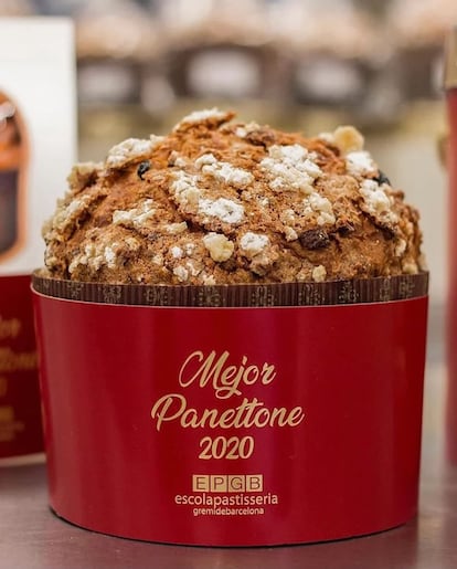 La quinta edición del concurso del Mejor Panettone Artesano de España 2020, organizado por la Escuela de Pastelería del Gremio de Barcelona y en el que han participado 40 pastelerías de toda España, lo acaba de ganar Xocosave de Riu­doms (Tarragona), regentada por el pastelero Adan Sáez Ventura. Este dulce de origen milanés, y con varias leyendas alrededor de su origen, se ha convertido en una de las estrellas de la Navidad en España: según el gremio de pasteleros, su consumo se ha multiplicado por diez en los últimos cinco años. 