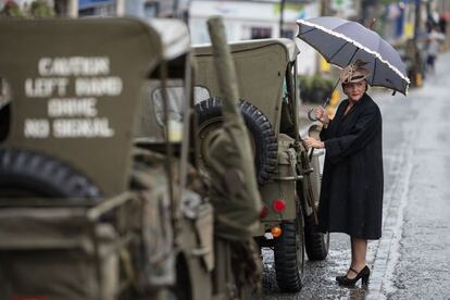 Una participante prepara su vehículo vintage para atender la recreación anual de 'Railway in Wartime', el 14 de octubre de 2018, en Pickering.  