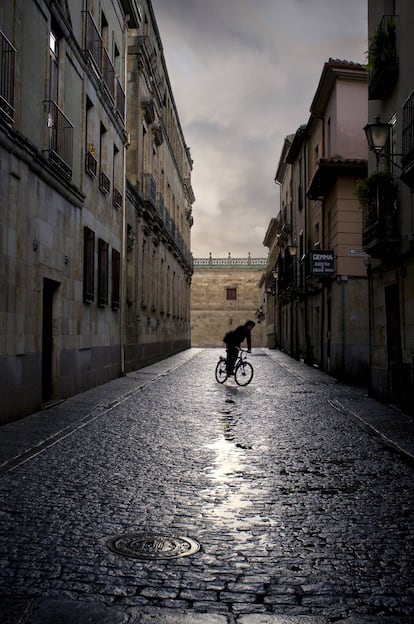 Un aspecto de la calle Tavira, cerca de la casa rectoral.