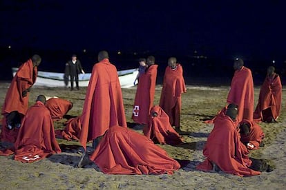 Grupo de inmigrantes llegado a las costas de Tenerife en 2009.