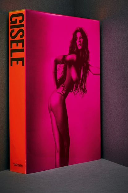 'Gisele Bündchen' (Taschen, 500 euros)

De edición limitada, esta obra celebra sus 20 años de hitos en la industria de la moda. Una recopilación de más de 300 fotografías de la modelo tomadas por Irving Penn, Juergen Teller, Mario Testino o Steven Meisel.