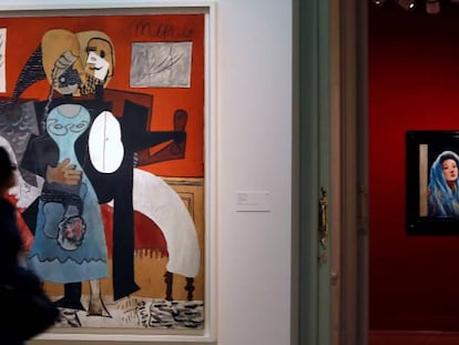 Vista de la obra 'Los enamorados' (en primer término) en una exposición organizada por la Fundación Mapfre en Barcelona en 2018.
