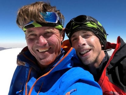 Os alpinistas Marek Holecek (à esquerda) e Radoslav Groh, no Huandoy, no Peru.