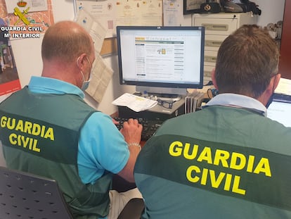 Agentes de la Guardia Civil de Pontevedra.