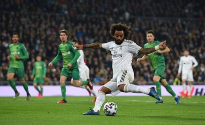 Marcelo anota su gol ante la Real.