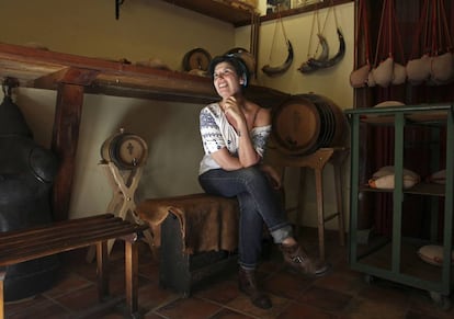 Margarita Sánchez, autora teatral, en la botería de Julio Rodríguez, en Madrid.