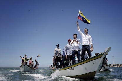 Juan Guaidó chega a Porlamar, na ilha Margarita (Venezuela), em 18 de julho, depois de manter conversações em Barbados com representantes do Governo venezuelano para analisar a possibilidade de abrir uma via de diálogo que permita a realização de eleições com garantias.