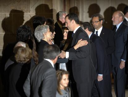 Los Príncipes de Asturias, Don Felipe y Doña Letizia, saluda a Luisa Sallent, pareja de Juan Antonio Samaranch.