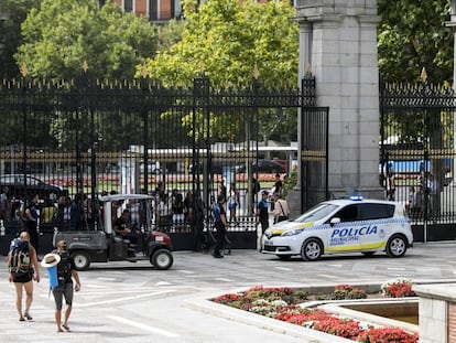 La policía el parque del Retiro, este lunes.