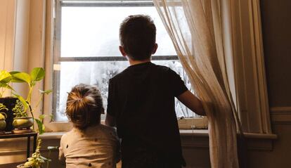 Salir a pasear con los niños.