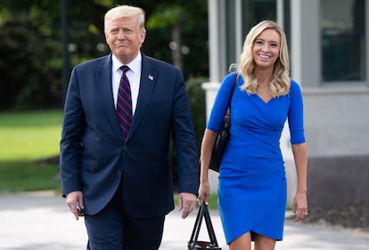 El presidente Donald Trump y la portavoz de la Casa Blanca Kayleigh McEnany, en una imagen del 16 de septiembre.