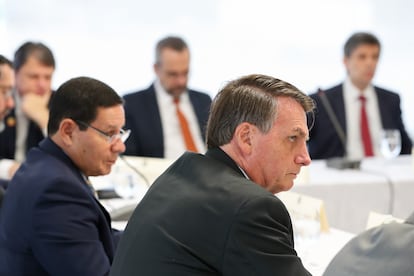 Jair Bolsonaro em reunião com o vice-presidente e ministros, no dia 22 de abril de 2020.