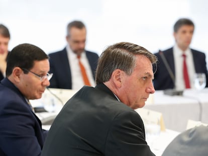 Jair Bolsonaro em reunião com o vice-presidente e ministros, no dia 22 de abril de 2020.
