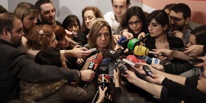 Carme Chac&oacute;n responde a los periodistas tras su intervenci&oacute;n en el Comit&eacute; Federal de ayer. 