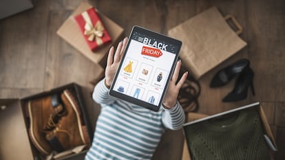 Artículo de EL PAÍS Escaparate que describe cuándo es Black Friday 2024 y consejos de compra útiles.