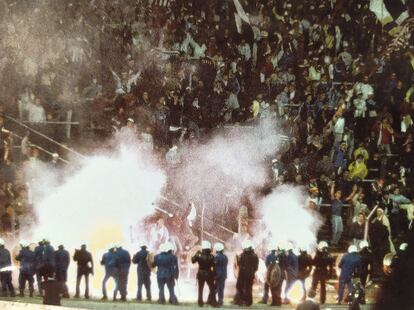 El estadio de Heysel en la previa del Juventus-Liverpool, que acabó con 39 muertes.