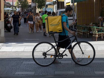  Un repartidor de Glovo, en Madrid. 