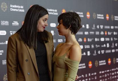 Belén Funes i Greta Fernández a la catifa dels Premis Gaudí.