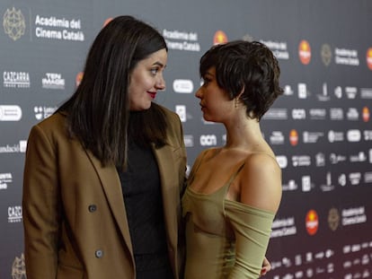 Belén Funes i Greta Fernández a la catifa dels Premis Gaudí.