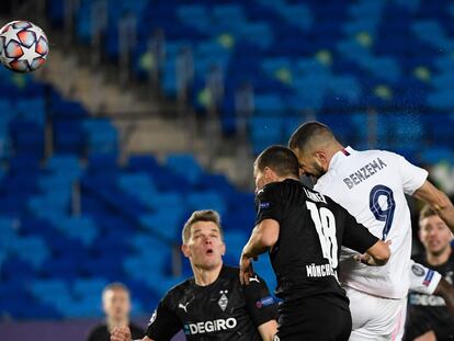 Benzema anota el primer gol del Real Madrid.