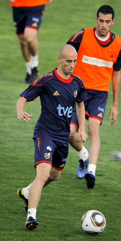 Borja Valero en el entrenamiento de ayer con la selección.