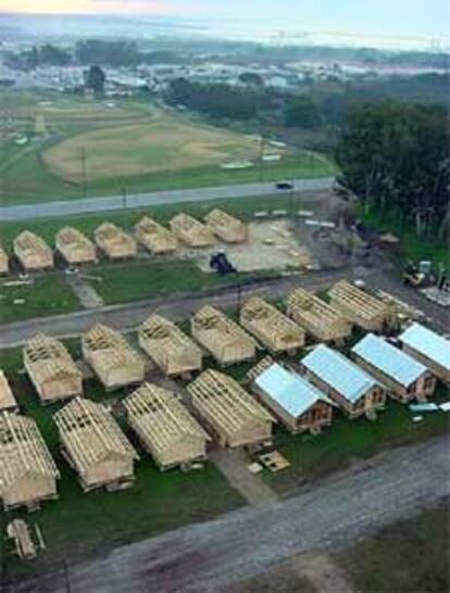Vista aérea de los nuevos barracones que EE UU construye en Rota.