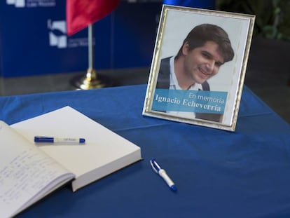 Un libro de condolencias en memoria de Ignacio Echeverría, víctima de los atentados de Londres.