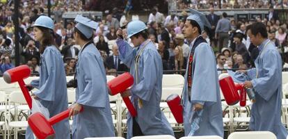 Licenciados de la escuela de Ingenier&iacute;a de la Universidad
 de Columbia durante la ceremonia de graduaci&oacute;n.