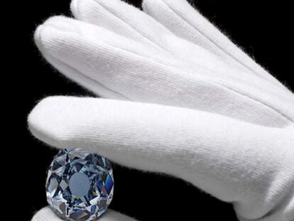 Imagen del diamante azul de 35,56 quilates regalado a la infanta Margarita Teresa de Austria (1651-1673) por su padre, el rey Felipe IV de España, vendido en Londres por 18,7 millones de euros.